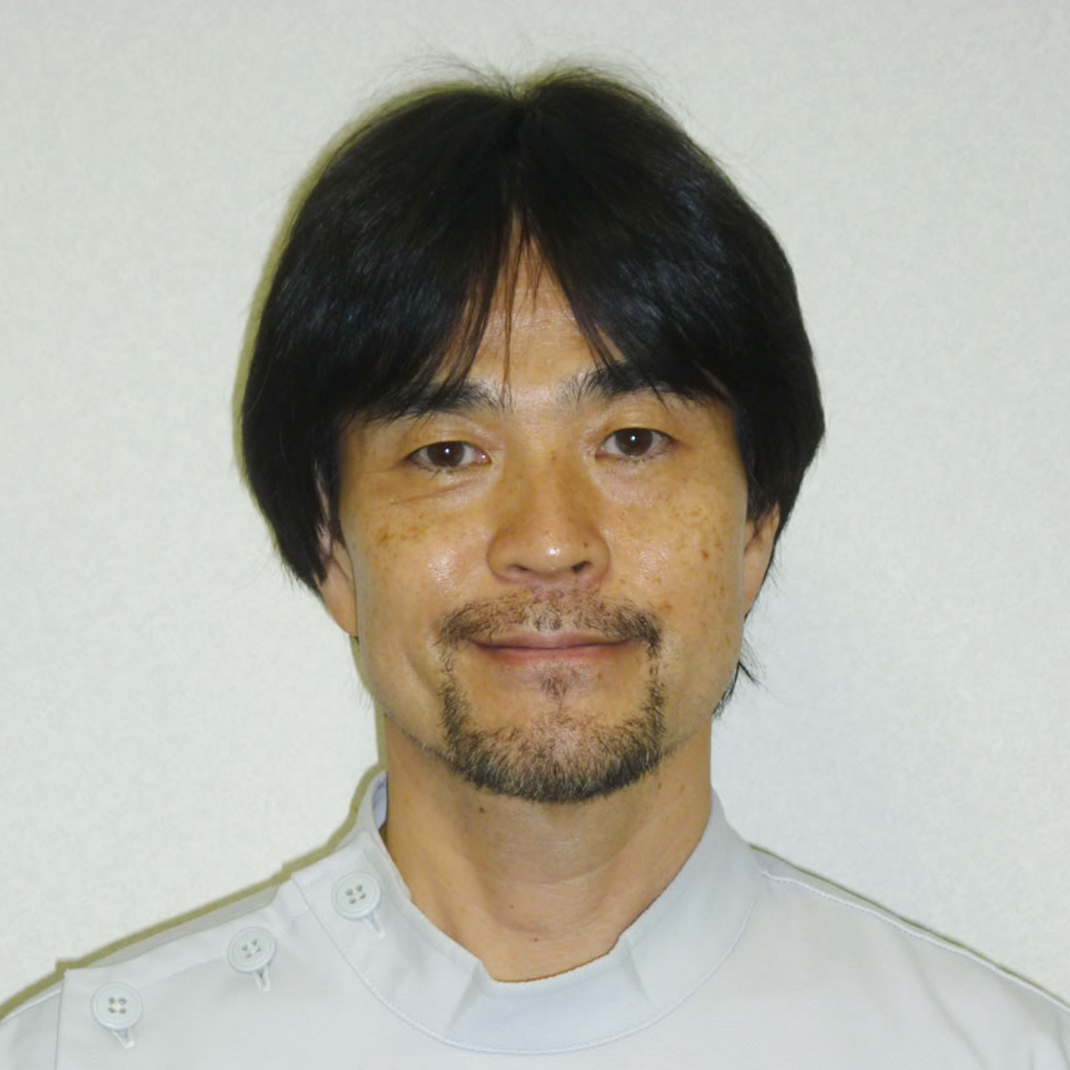 笠岡　賢作 院長